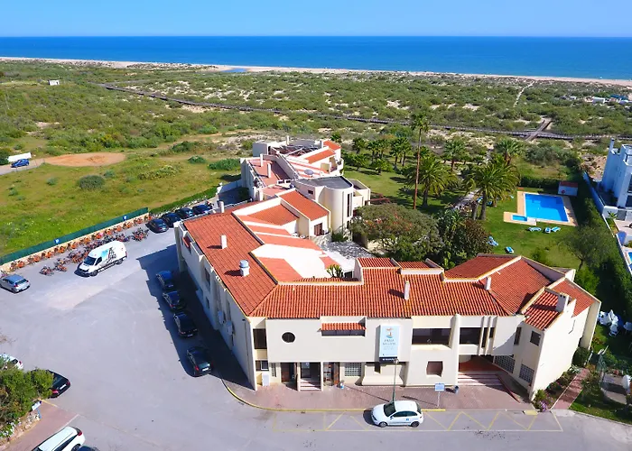 Praia Da Lota Resort - Beachfront Hotel