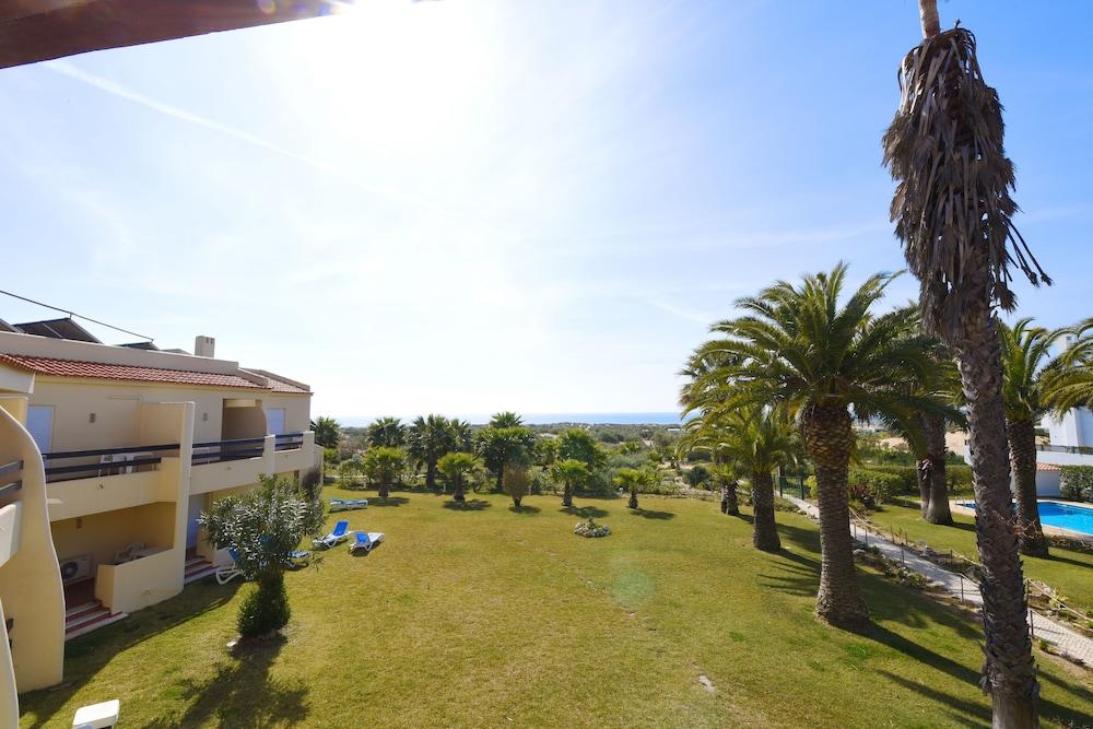 Da Lota - Beachfront 3*