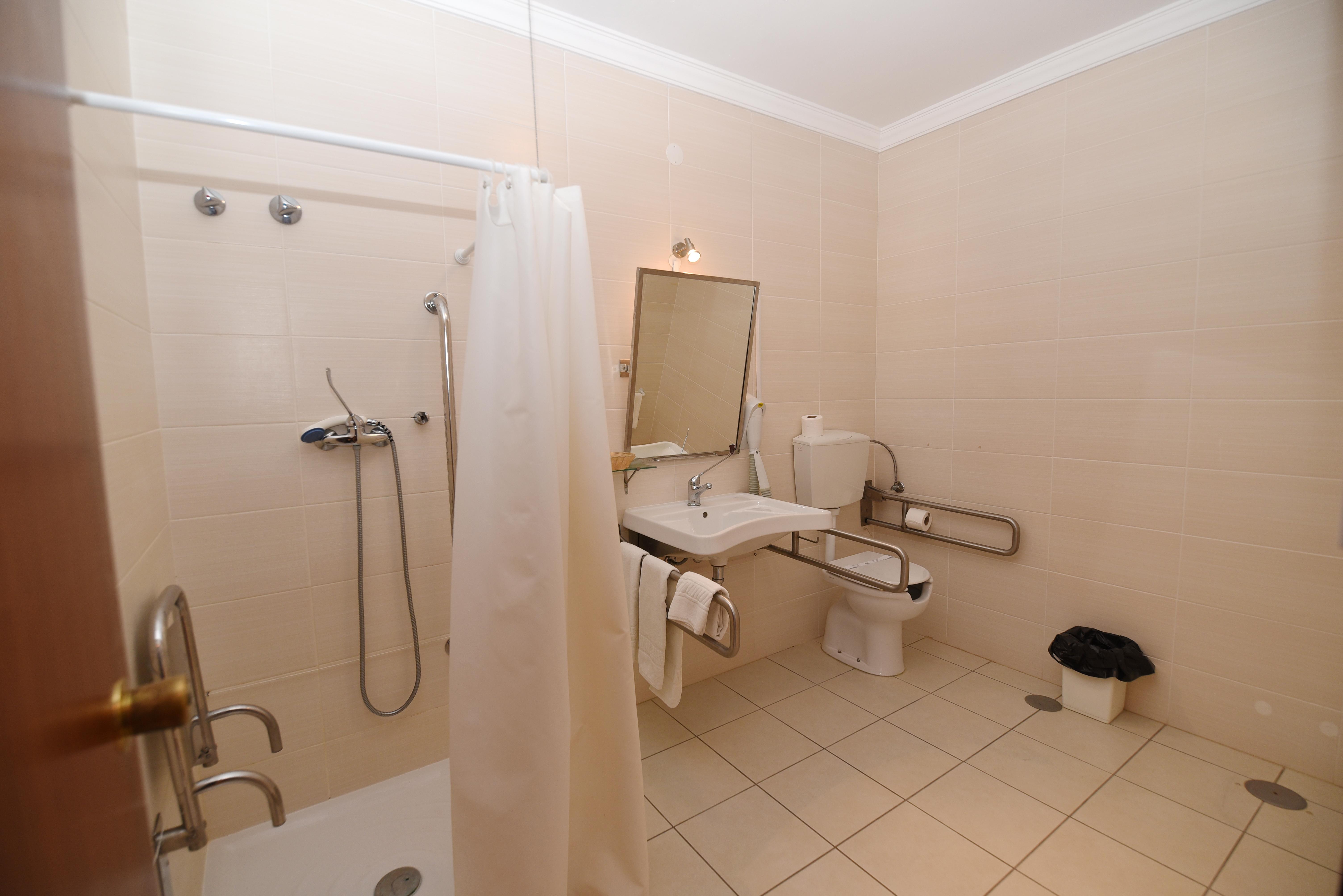 Da Lota - Beachfront Hotel Manta Rota
