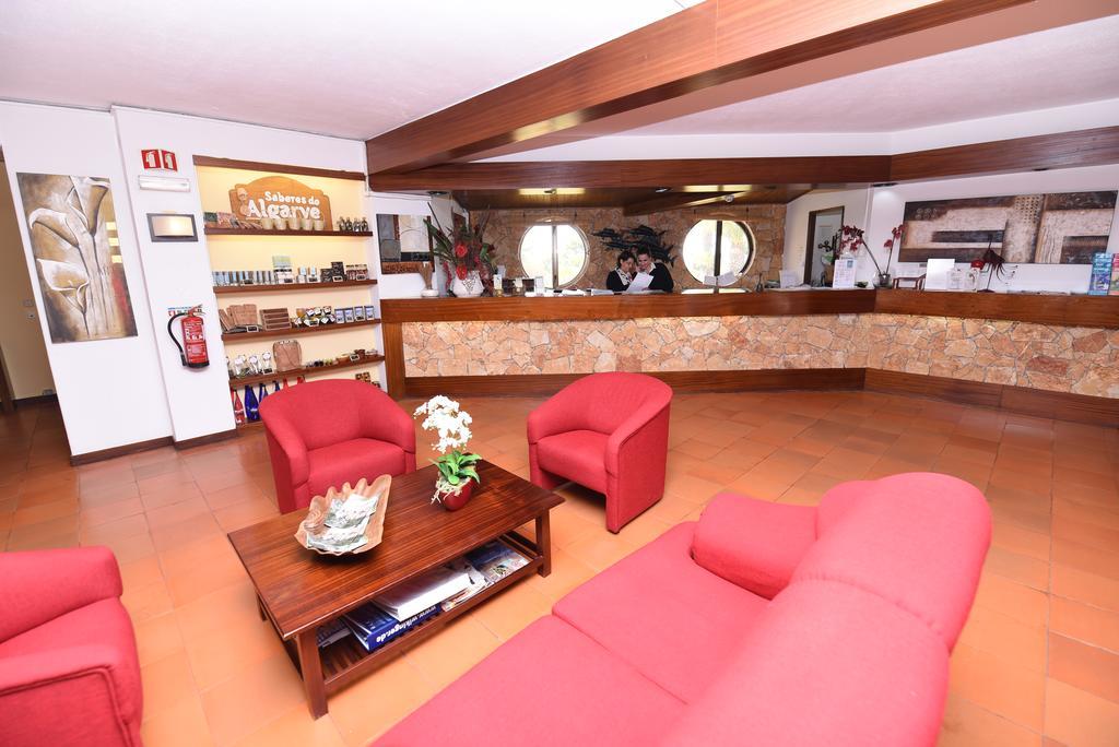 Da Lota - Beachfront Hotel