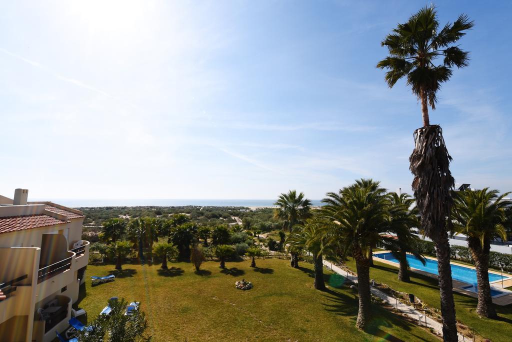 Da Lota – Beachfront Hotel