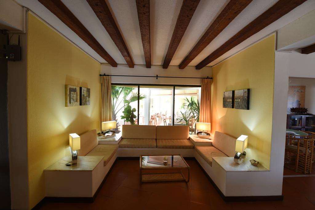 Da Lota – Beachfront Hotel