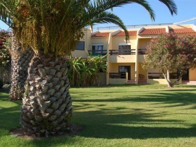 Da Lota – Beachfront Hotel Manta Rota